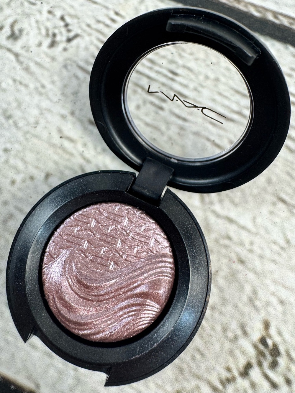 MAC Cosmetics Extra Dimension Eyeshadow “Smoky Mauve” - Picture 3 of 14